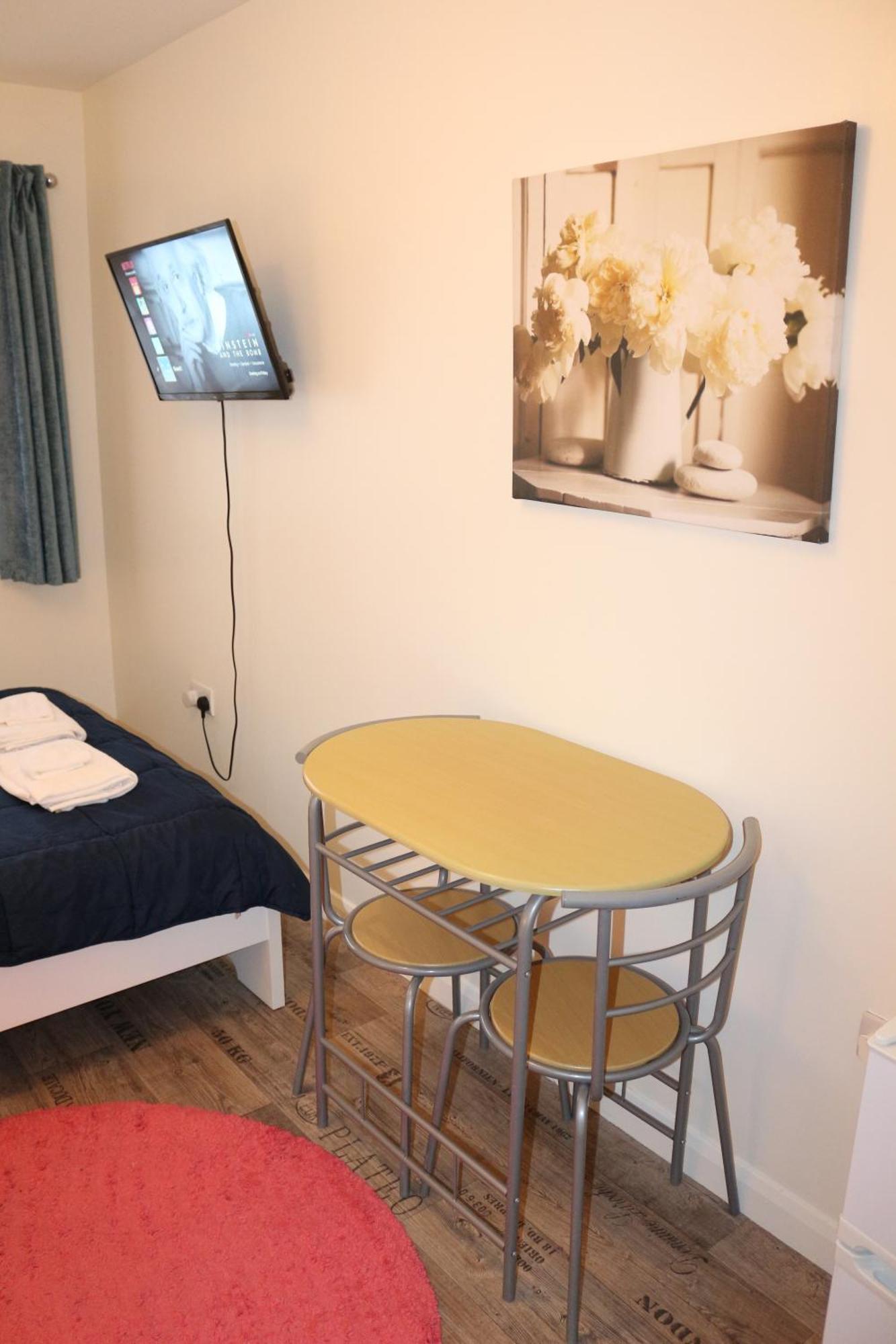 Wizarding Retreat: Ensuite Master Near Harry Potter Studios Watford  Exterior photo