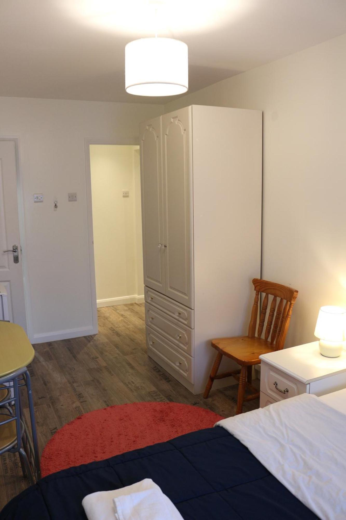 Wizarding Retreat: Ensuite Master Near Harry Potter Studios Watford  Exterior photo