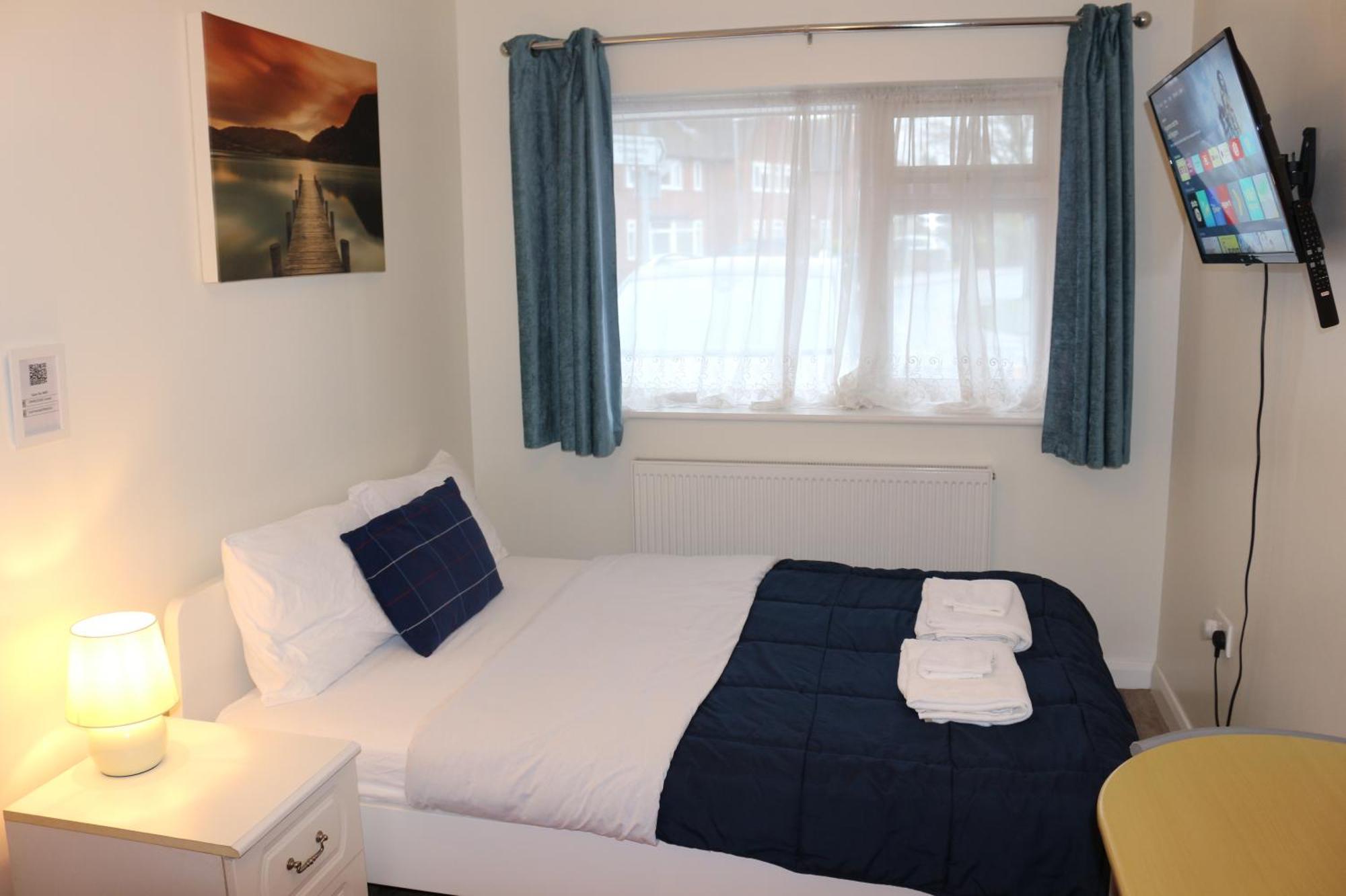 Wizarding Retreat: Ensuite Master Near Harry Potter Studios Watford  Exterior photo